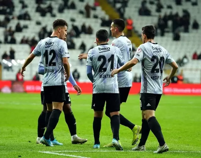 Ziraat Türkiye Kupası: Beşiktaş: 2 - 24 Erzincanspor: 0 (İlk yarı) Ziraat Türkiye Kupası: Beşiktaş: 2 - 24 Erzincanspor: 0 (İlk yarı)
