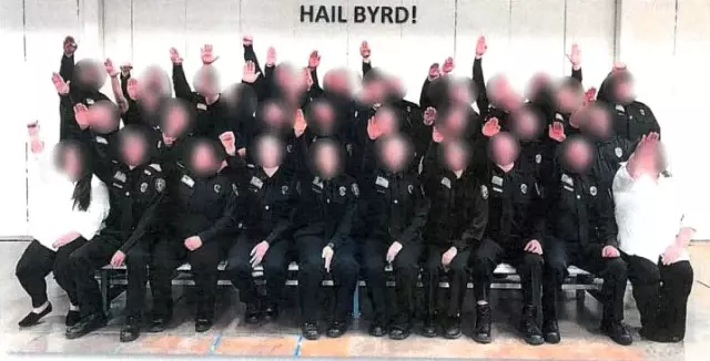 ABD'de Nazi selamı veren cezaevi çalışanları görevden alındı