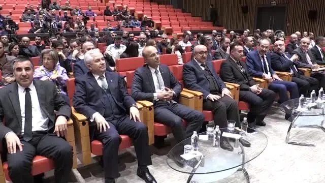 Ekonomist Erkin Şahinöz, konferansa katıldı Ekonomist Erkin Şahinöz, konferansa katıldı
