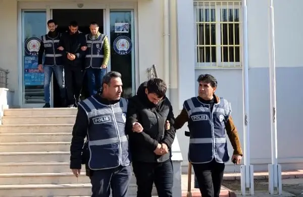 Engellinin simit sattığı tezgahını çaldılar Engellinin simit sattığı tezgahını çaldılar