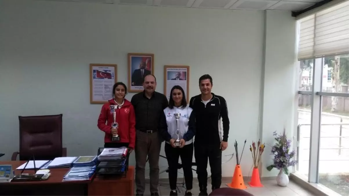 İskenderun'da yelkenciler sevinçlerini paylaştılar