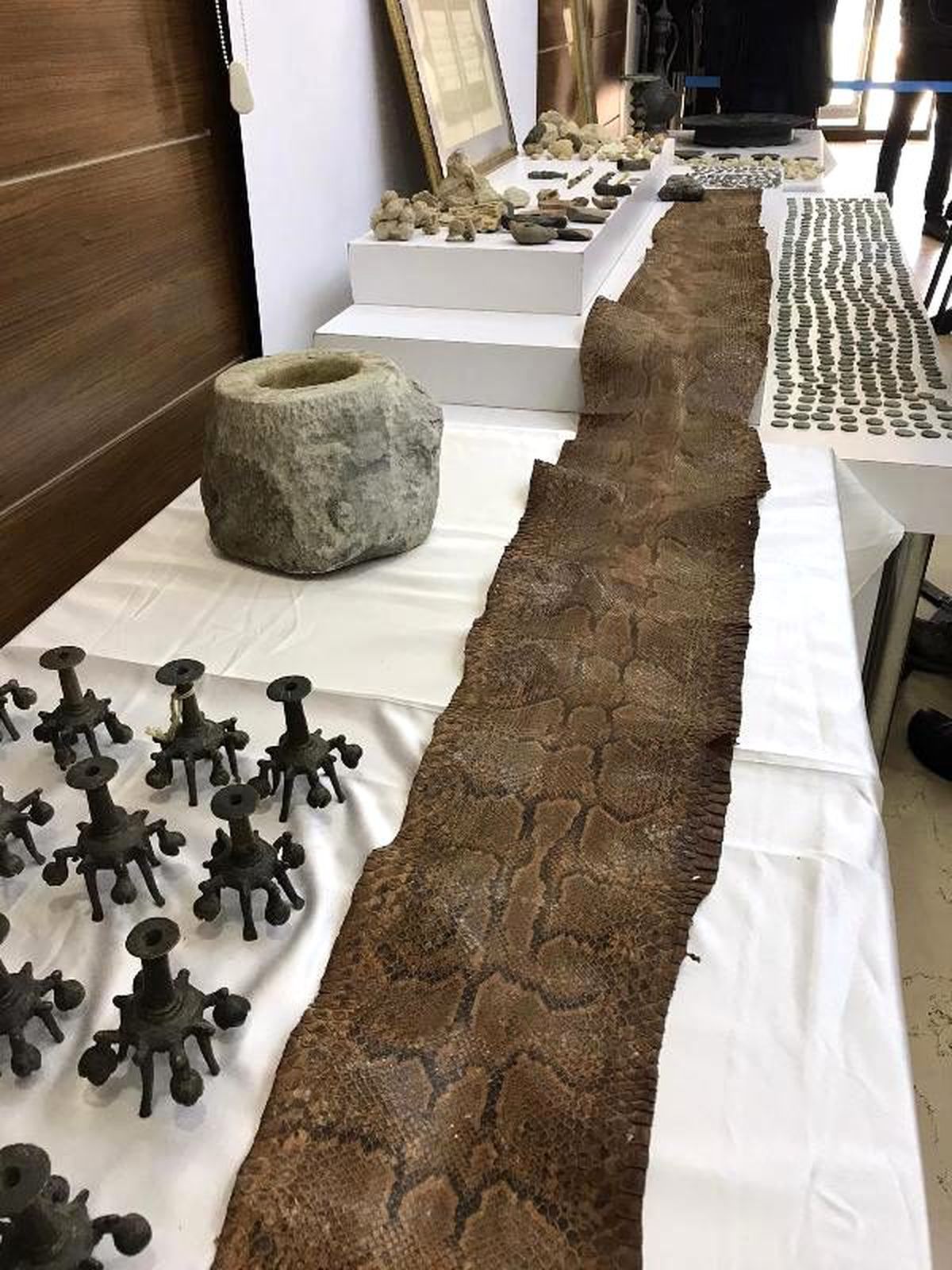 İstanbul'da tarihi eser kaçakçılarına operasyon; 4 bin yıllık ana tanrıça heykelciği ele geçirildi...