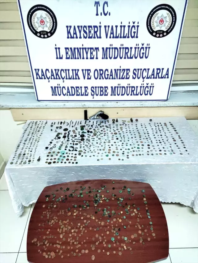 Kayseri'de tarihi eser operasyonunda 1000 sikke ele geçirildi