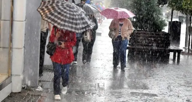 Meteoroloji'den Marmara ve Güneydoğu Anadolu'ya sağanak uyarısı Meteoroloji'den Marmara ve Güneydoğu Anadolu'ya sağanak uyarısı
