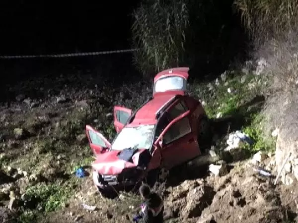 Otomobiliyle dereye uçan muhtar öldü Otomobiliyle dereye uçan muhtar öldü