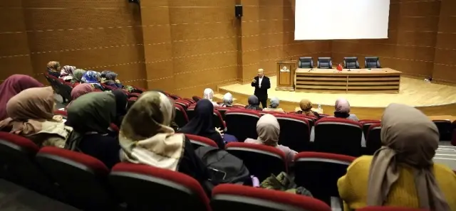 Prof. Dr. Akbaş öğrencilerle söyleşi gerçekleştirdi