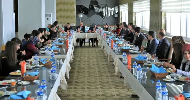 Rektör Coşkun, engelli personellerle kahvaltıda buluştu