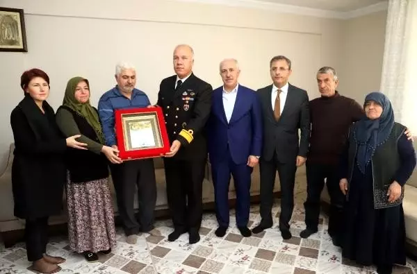 Şehit Mustafa Korkmaz'ın anne ve babasına 'Şehadet Belgesi'