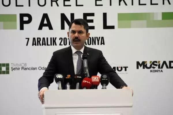 Bakan Ersoy: Alışveriş merkezlerine sıkışan sosyalleşmeye mahkum kaldık
