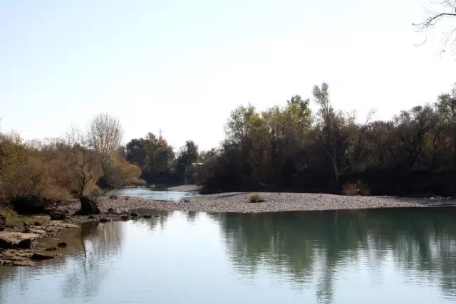 Bir günü bir gününü tutmayan Manavgat şelalesi ziyaretçilerine hayal kırıklığı yaşatıyor Bir günü bir gününü tutmayan Manavgat şelalesi ziyaretçilerine hayal kırıklığı yaşatıyor