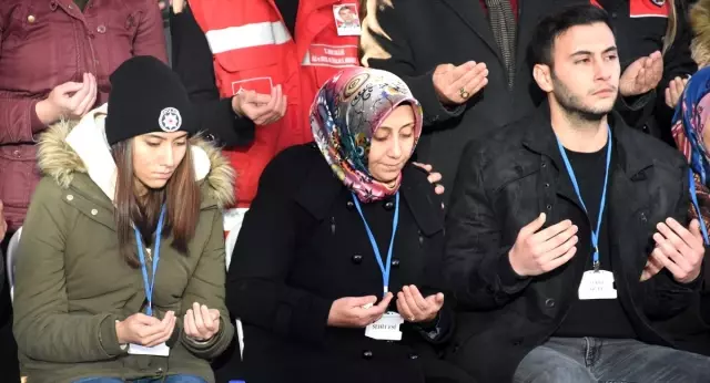 Bursa'da başından vurularak şehit olan polis Kütahya'da toprağa verildi Bursa'da başından vurularak şehit olan polis Kütahya'da toprağa verildi
