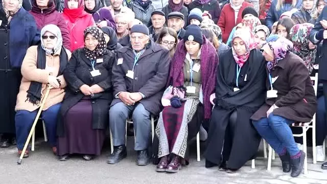 Bursa'da başından vurularak şehit olan polis toprağa verildi Bursa'da başından vurularak şehit olan polis toprağa verildi