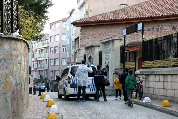 Cami tuvaletinde intihar girişiminde bulunan adam ağır yaralandı Cami tuvaletinde intihar girişiminde bulunan adam ağır yaralandı