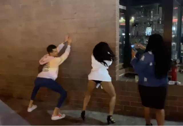 Fenomen Kerimcan Durmaz, Los Angelas'ta herkesin içinde kalça dansı yaptı Fenomen Kerimcan Durmaz, Los Angelas'ta herkesin içinde kalça dansı yaptı