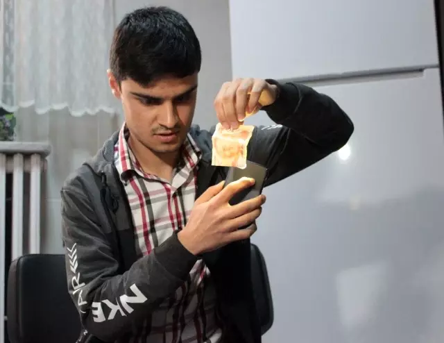 Görme engelli gencin hazırladığı program 600 bin kişinin hayatını kolaylaştırdı