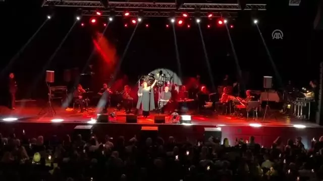 Sibel Can Almanya'da konser verdi Sibel Can Almanya'da konser verdi