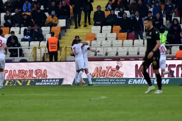 Sivasspor, Yeni Malatyaspor'u 3 golle geçti