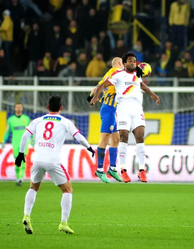 Süper Lig: MKE Ankaragücü: 1 - Göztepe: 1 (İlk yarı) Süper Lig: MKE Ankaragücü: 1 - Göztepe: 1 (İlk yarı)