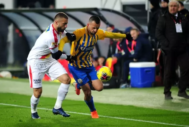 Süper Lig: MKE Ankaragücü: 1 - Göztepe: 1 (İlk yarı) Süper Lig: MKE Ankaragücü: 1 - Göztepe: 1 (İlk yarı)
