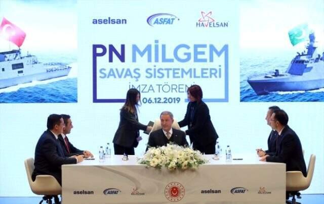 Türk savunma sanayisinin en büyük ihracatı için imzalar atıldı.