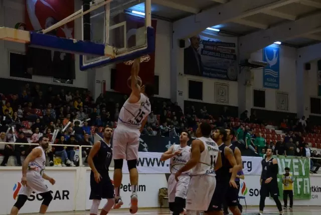 Türkiye Basketbol Ligi: Petkim Spor: 92 - 1881 Düzce Belediye: 68 Türkiye Basketbol Ligi: Petkim Spor: 92 - 1881 Düzce Belediye: 68
