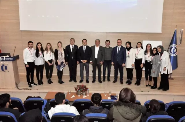 Uşak Üniversitesi'nde girişimcilik ve risk yönetimi zirvesi paneli Uşak Üniversitesi'nde girişimcilik ve risk yönetimi zirvesi paneli
