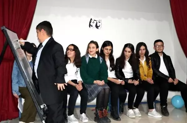 Van'da engellilerden tiyatro gösterisi