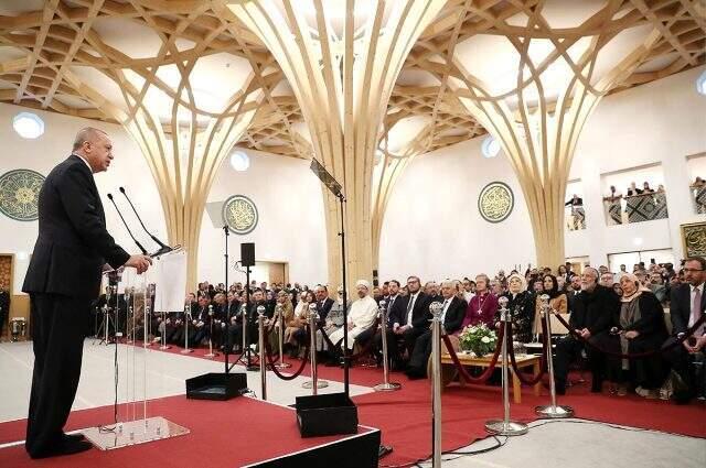 Yusuf İslam'ın medya danışmanı Cumhurbaşkanı Erdoğan'ın açtığı camide Müslüman oldu