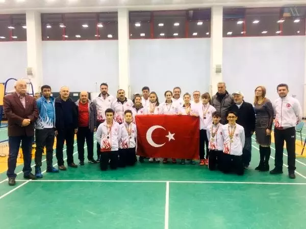 15 Yaş Altı Balkan Badminton Şampiyonası'nda 11 madalya 15 Yaş Altı Balkan Badminton Şampiyonası'nda 11 madalya