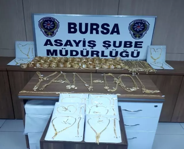 2 milyon liralık altınları kuyumcudan alan şüpheliler polisten kaçamadı
