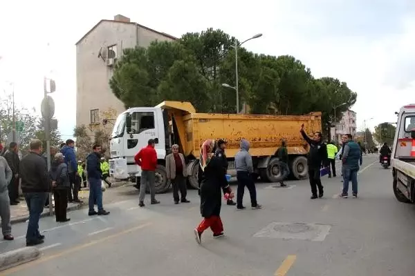 Ayakları kamyonun altında kalan Aylin'in sağ ayağı kesildi.