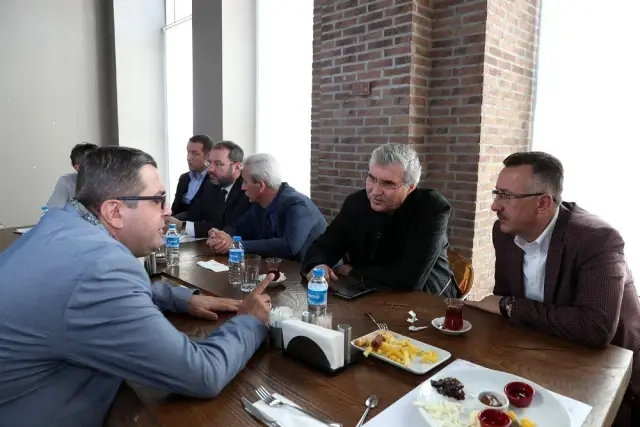 Başkan Yüce: 'Şehit yakınları ve gazilerimizin her zaman yanındayız' Başkan Yüce: 'Şehit yakınları ve gazilerimizin her zaman yanındayız'