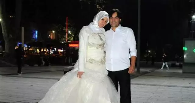 Cezaevi çıkışında gelinlikle karşıladığı eşi elinde sigara söndürdü Cezaevi çıkışında gelinlikle karşıladığı eşi elinde sigara söndürdü