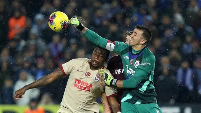 Fernando Muslera Galatasaray'ı sırtlıyor!