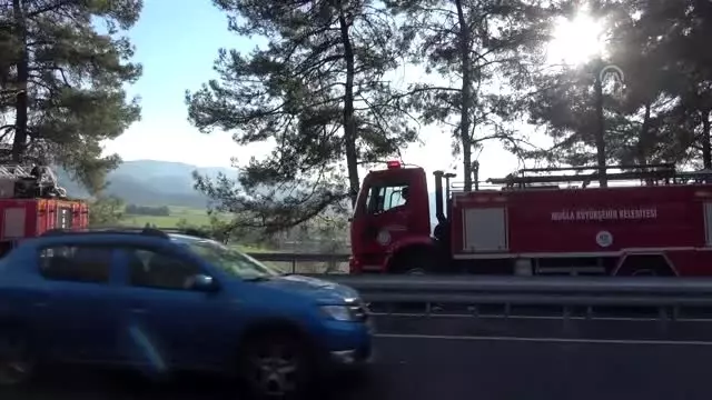 Gıda malzemesi yüklü tırda çıkan yangın söndürüldü Gıda malzemesi yüklü tırda çıkan yangın söndürüldü