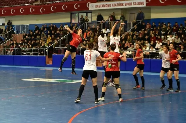 Kastamonu Belediyespor, ligde ilk yarıyı namağlup lider tamamladı Kastamonu Belediyespor, ligde ilk yarıyı namağlup lider tamamladı