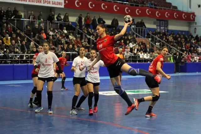 Kastamonu Belediyespor, ligde ilk yarıyı namağlup lider tamamladı Kastamonu Belediyespor, ligde ilk yarıyı namağlup lider tamamladı
