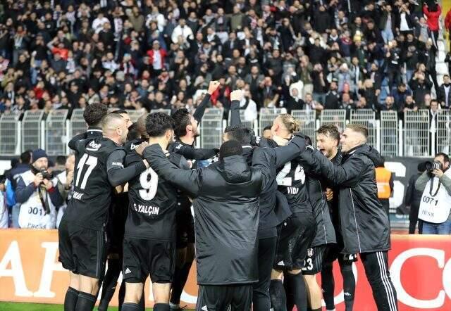 Maç sonunda Caner'i sinirlendiren olay! Herkes sevinirken o yüzünü tuttu