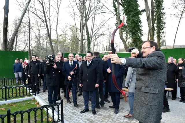 Mustafakemalpaşa Sosyal Etkinlik Merkezi törenle hizmete açıldı Mustafakemalpaşa Sosyal Etkinlik Merkezi törenle hizmete açıldı