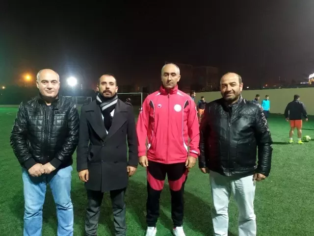 (Özel) Amatör futbolcu maç sırasında futbolcuları soydu (Özel) Amatör futbolcu maç sırasında futbolcuları soydu