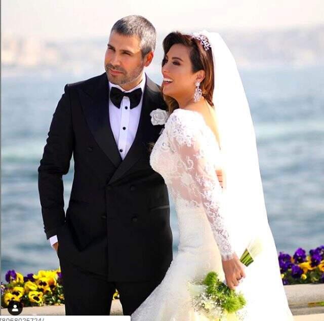 Şarkıcı Aslıhan Hünel klibindeki öpüşme sahnesini 'Türk halkına saygımızdan' diyerek kaldırdı