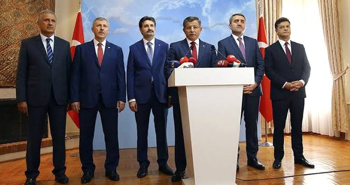 Şehir Üniversitesi polemiği büyüyor! Ahmet Davutoğlu ve ekibi mal varlıklarını açıklayacak