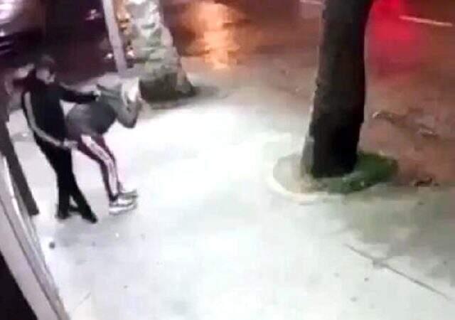 Sokak ortasında darp edilen genç kız: Kıskandı ve şiddet uyguladı. Şikayetçi değilim