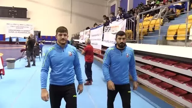 SPORCU AİLELER - Ağabeylerinin izinden giden güreşçi kardeşler SPORCU AİLELER - Ağabeylerinin izinden giden güreşçi kardeşler