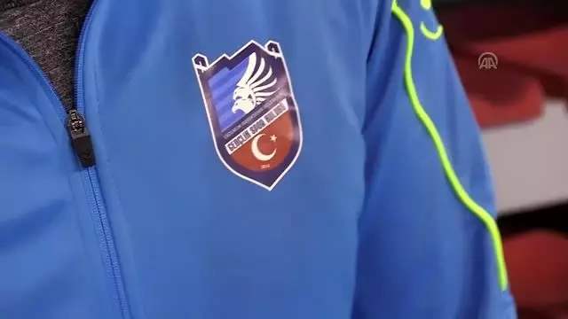 SPORCU AİLELER - Ağabeylerinin izinden giden güreşçi kardeşler SPORCU AİLELER - Ağabeylerinin izinden giden güreşçi kardeşler