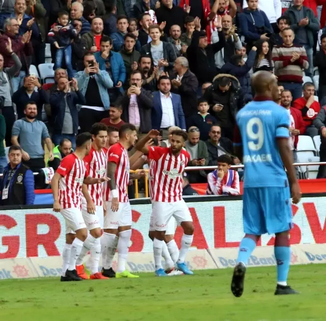 Süper Lig: Antalyaspor: 1 - Trabzonspor: 3 (İlk yarı) Süper Lig: Antalyaspor: 1 - Trabzonspor: 3 (İlk yarı)