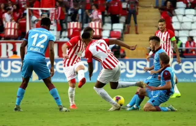 Süper Lig: Antalyaspor: 1 - Trabzonspor: 3 (İlk yarı) Süper Lig: Antalyaspor: 1 - Trabzonspor: 3 (İlk yarı)
