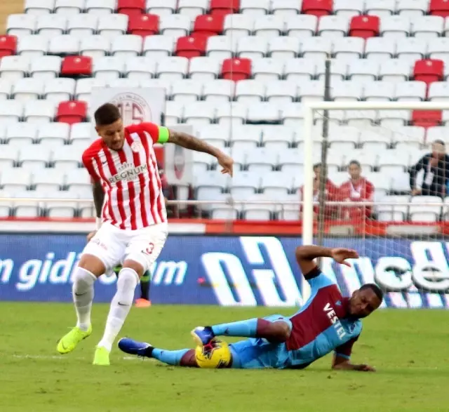 Süper Lig: Antalyaspor: 1 - Trabzonspor: 3 (İlk yarı) Süper Lig: Antalyaspor: 1 - Trabzonspor: 3 (İlk yarı)