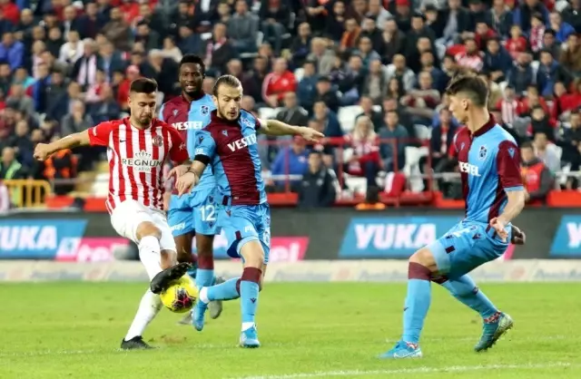 Süper Lig: Antalyaspor: 1 - Trabzonspor: 3 (Maç sonucu) Süper Lig: Antalyaspor: 1 - Trabzonspor: 3 (Maç sonucu)