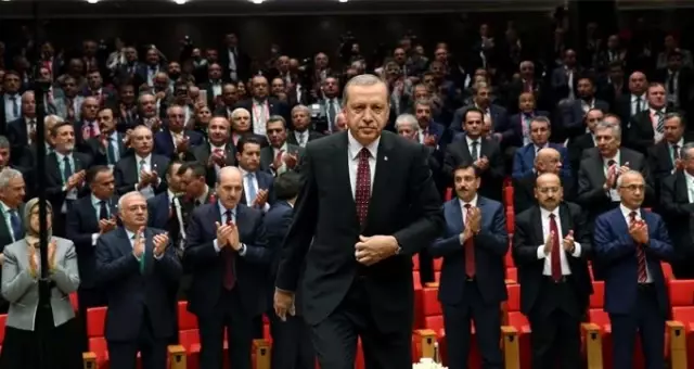 AK Parti'de 9 il, 40 ilçe başkanı görevi bıraktı